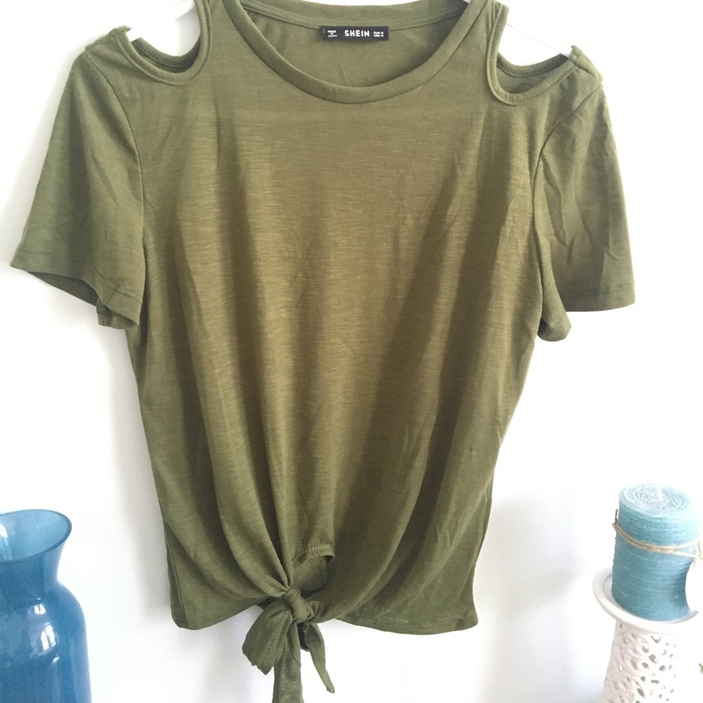 Cut out tie hem top